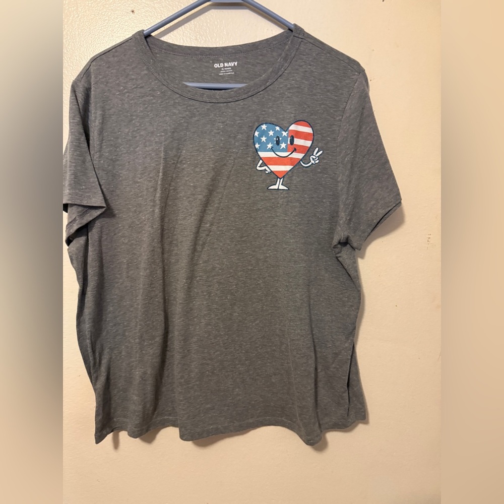 Old Navy Gray T-Shirt with Heart Graphic